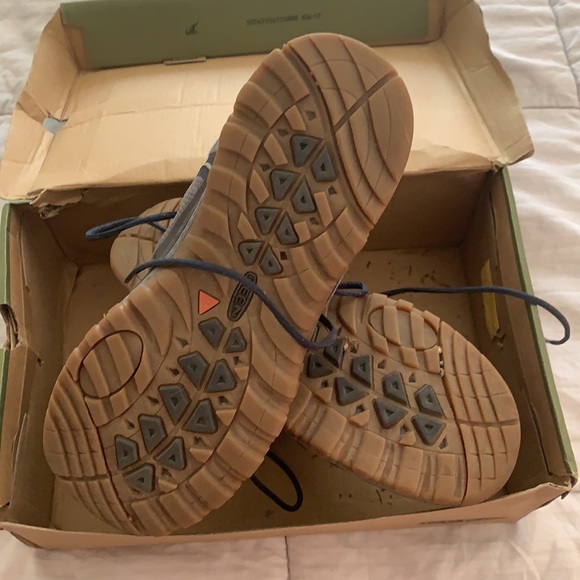 Keen Hiking Boots - Picture 2 of 3